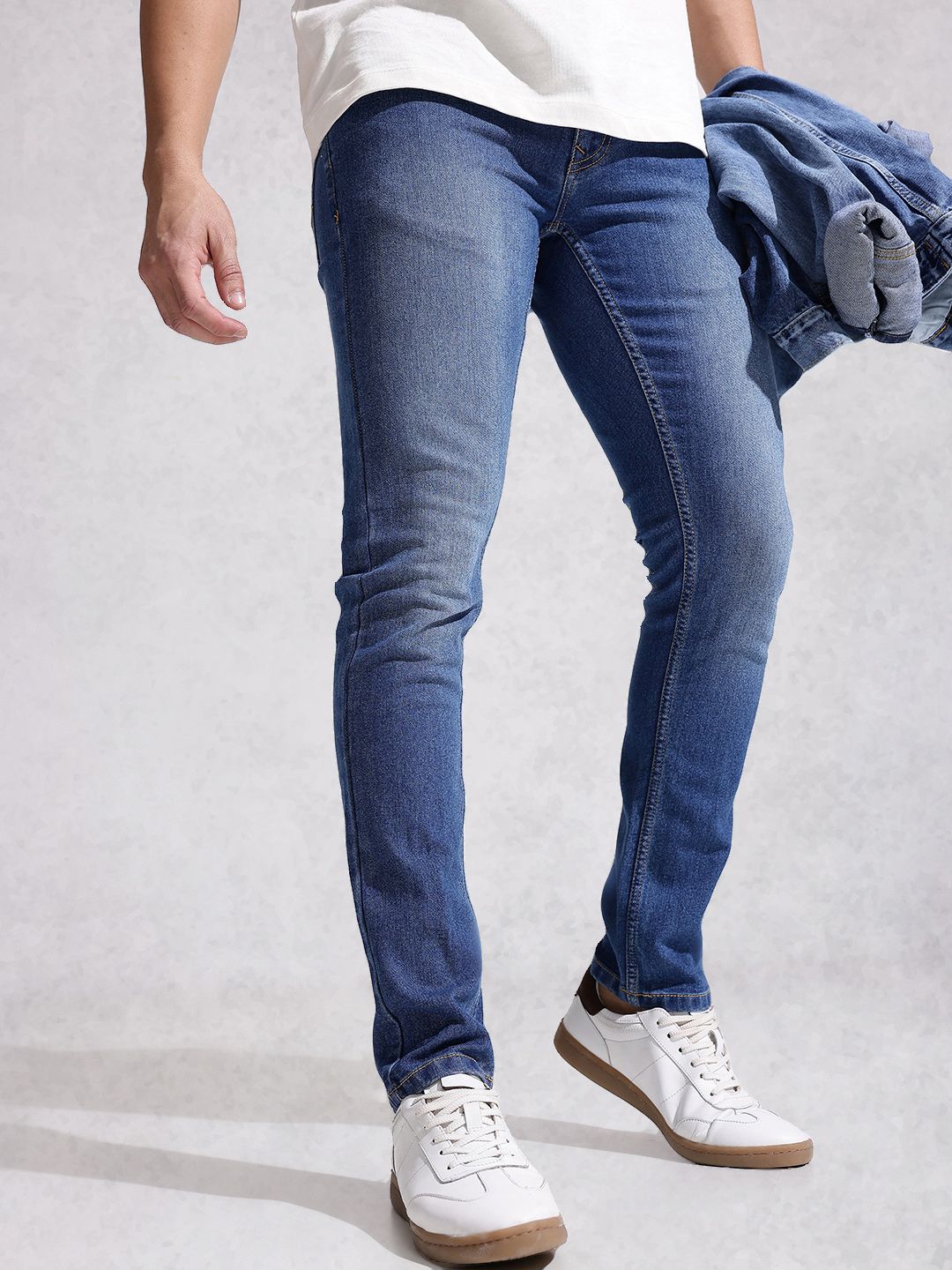 WROGN Men Slim Fit Light Fade Stretchable Jeans