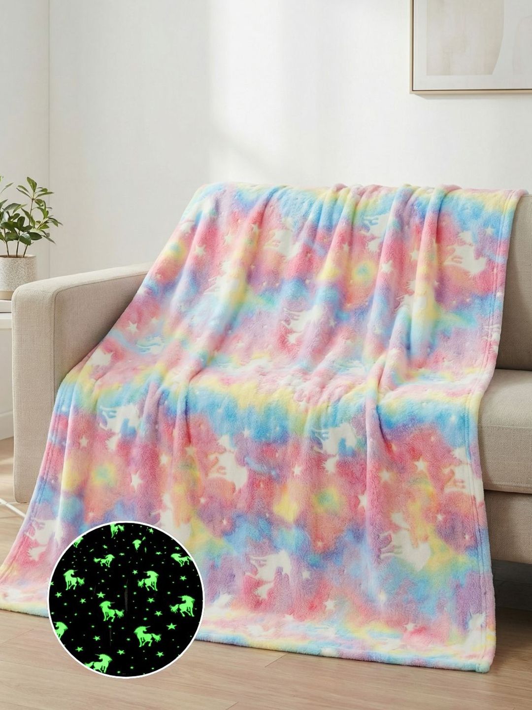 Famyo Famyo Kids Pink Unicorn Glow In Dark Fleece Lightweight 210 GSM AC Room Queen Blanket