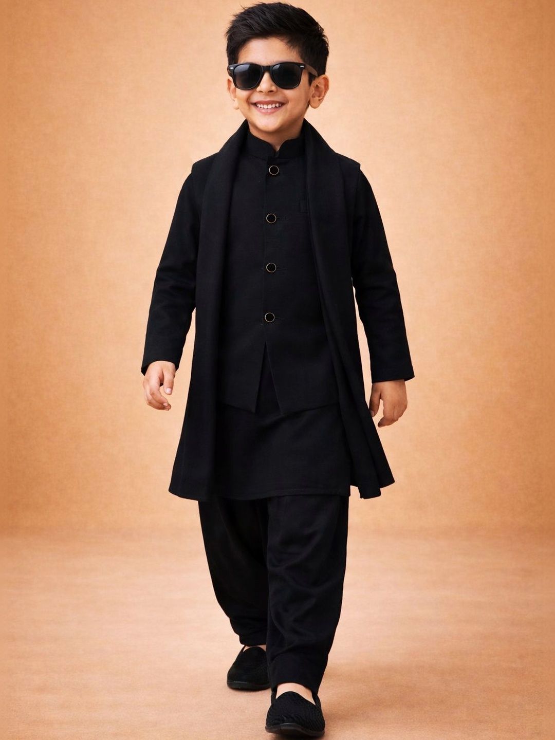 Buy VASTRAMAY Boys Black Embroidered Layered Mirror Work Kurta