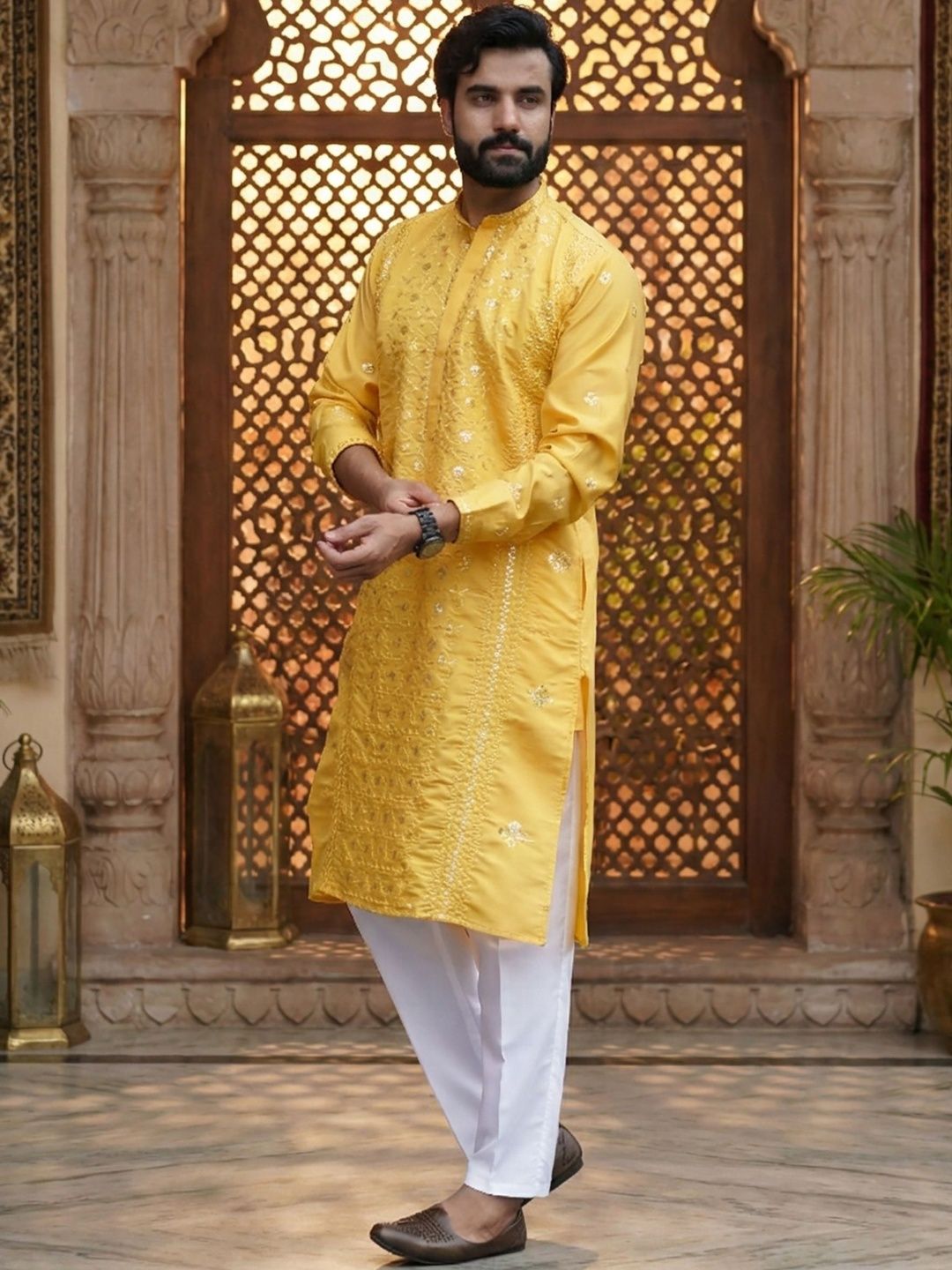 RANGRAAG Men Ethnic Motifs Embroidered Flared Sleeves Kurta