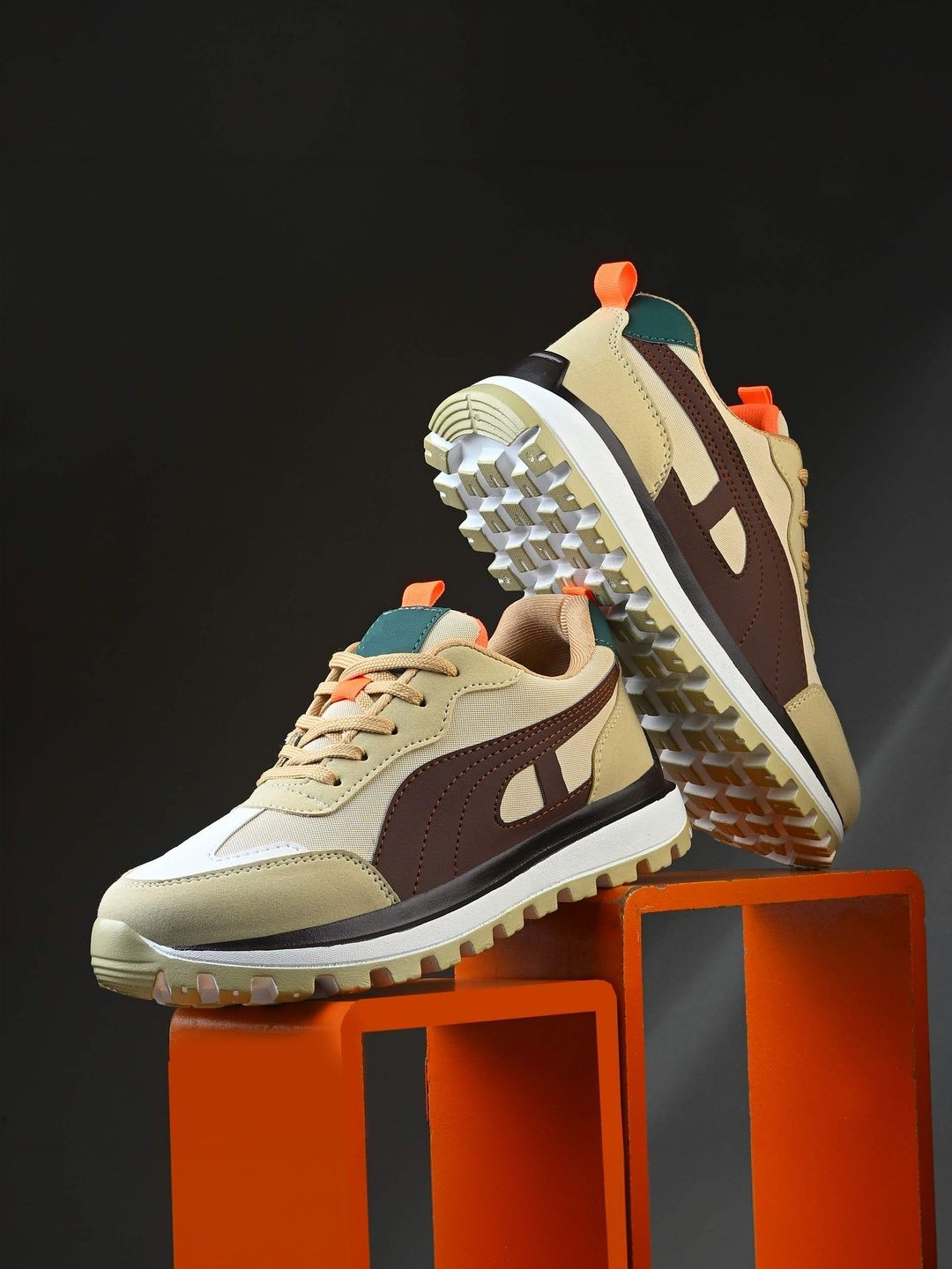 HERE&NOW Men Colourblocked Sneakers
