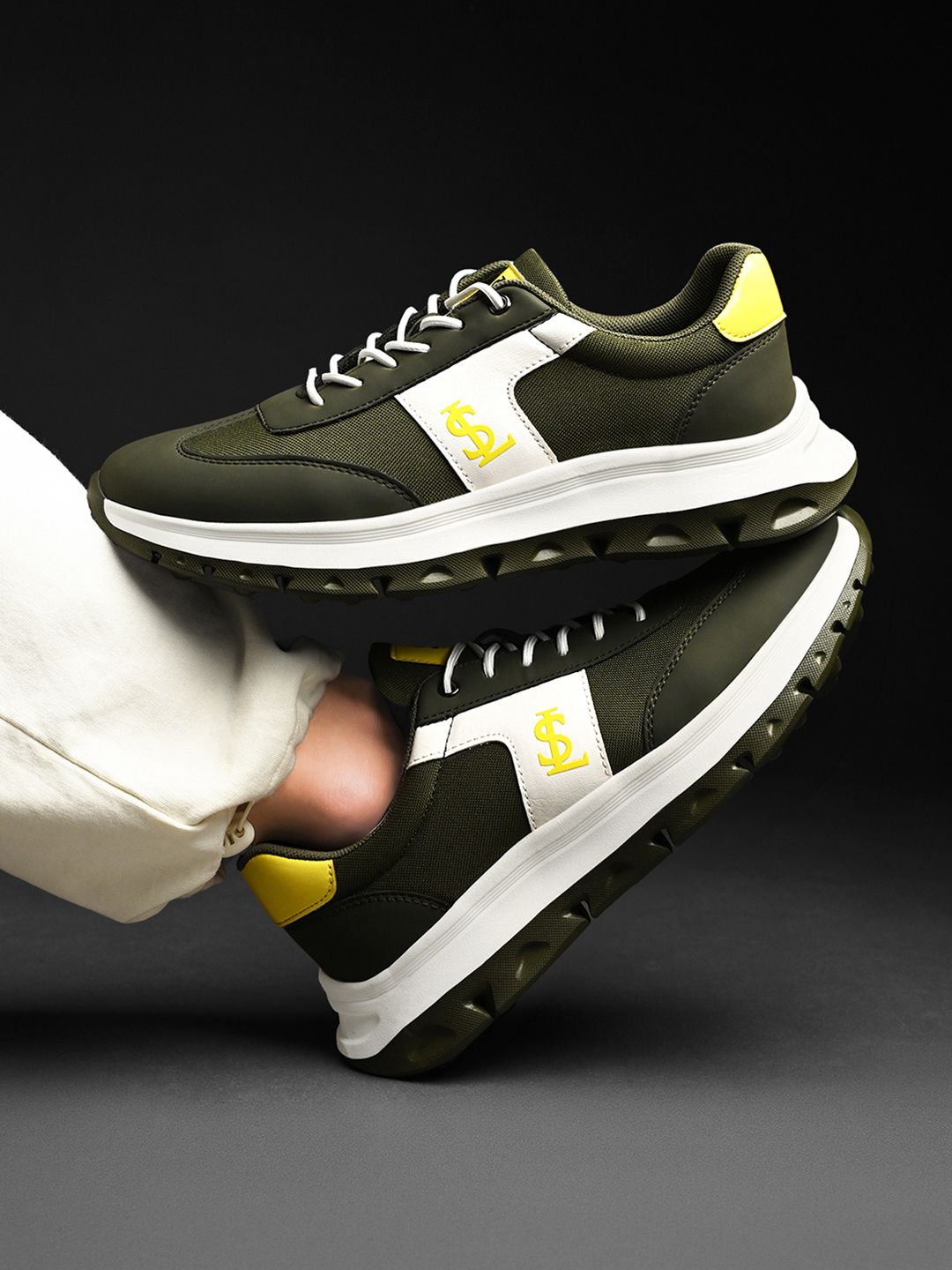 LOUIS STITCH Men's Solar Yellow Casual Sneakers with Elastic Laces