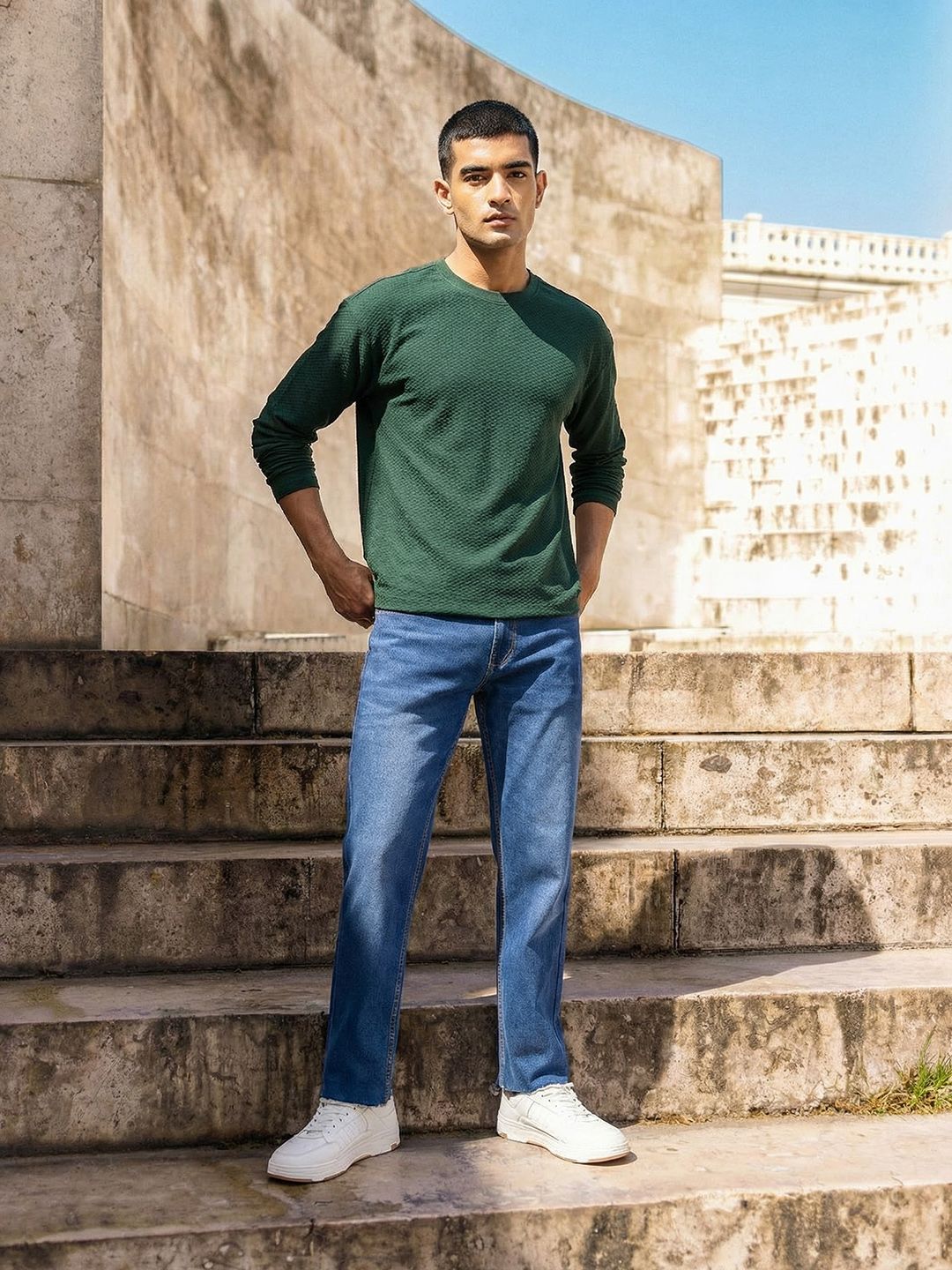 The Roadster Life Co. Men Regular Fit Mid-Rise Light Fade Stretchable Jeans