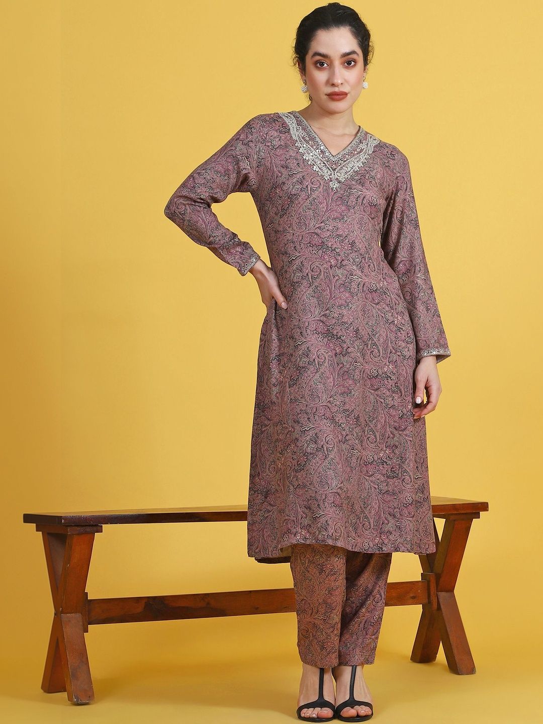 W W Women Paisley Printed Regular Thread Work Kurta with Trousers