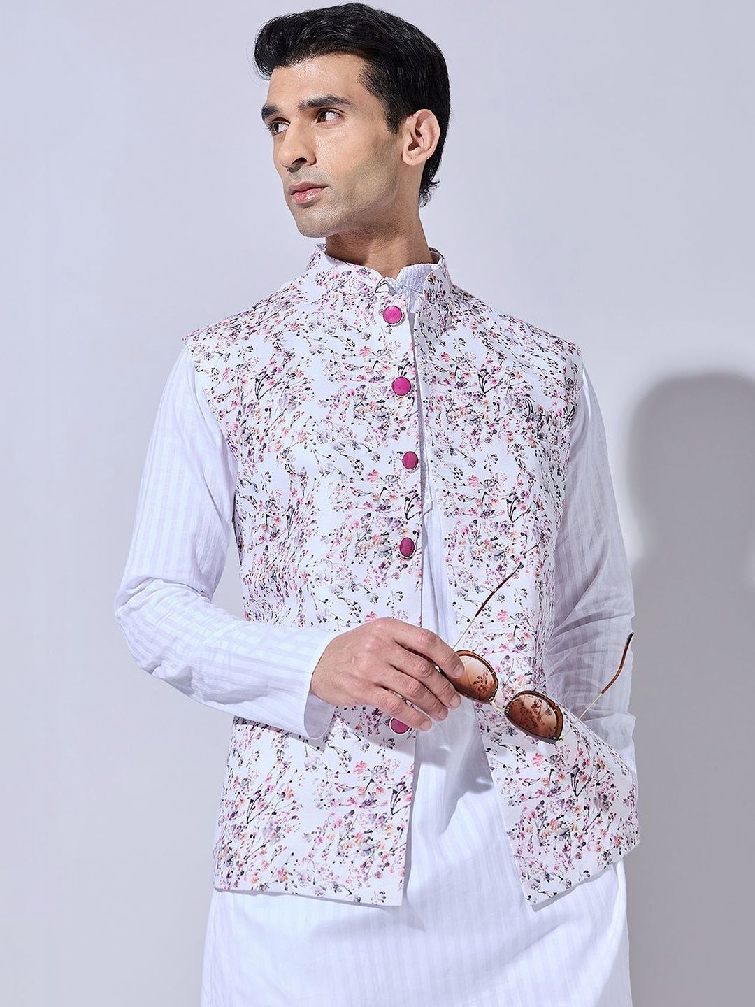 SHOWOFFFF Printed Mandarin Collar Sleeveless Nehru Jacket