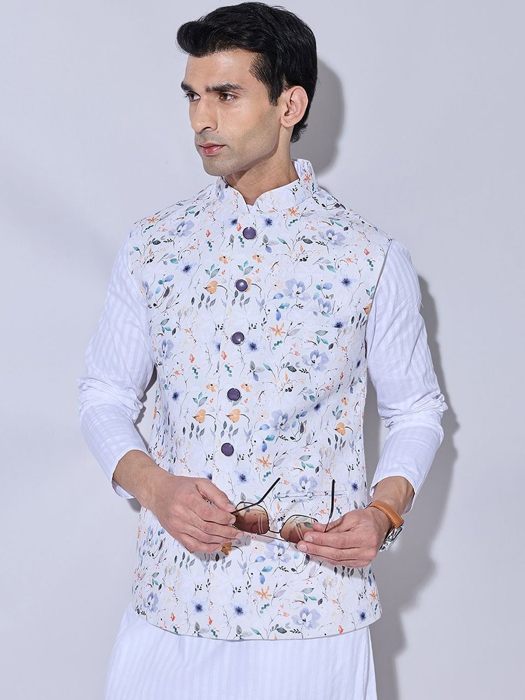 SHOWOFFFF Printed Mandarin Collar Sleeveless Nehru Jacket