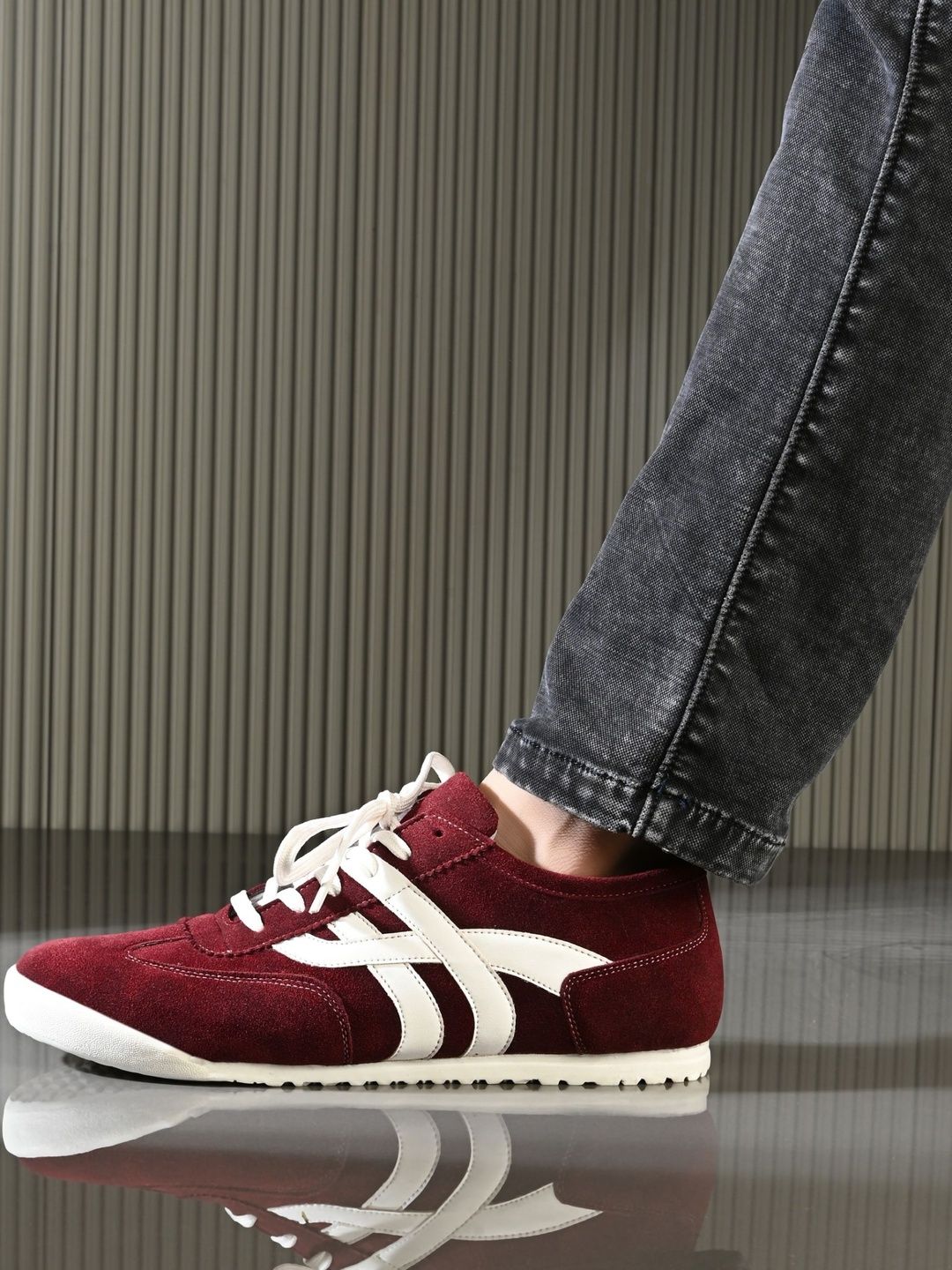 The Roadster Lifestyle Co Men Round Toe Sneakers Casual Shoes
