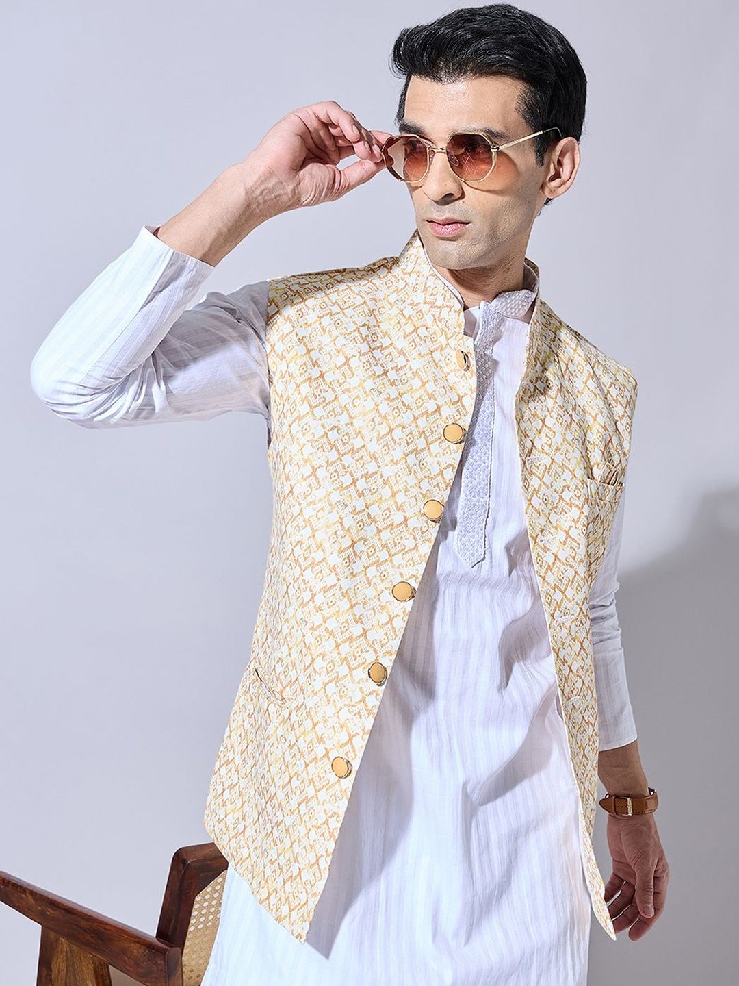 SHOWOFFFF Printed Mandarin Collar Sleeveless Nehru Jacket