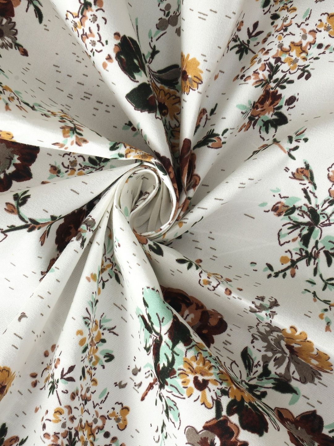 DECENT HOME Off White Floral Queen Bedsheet with 2 Pillow Covers