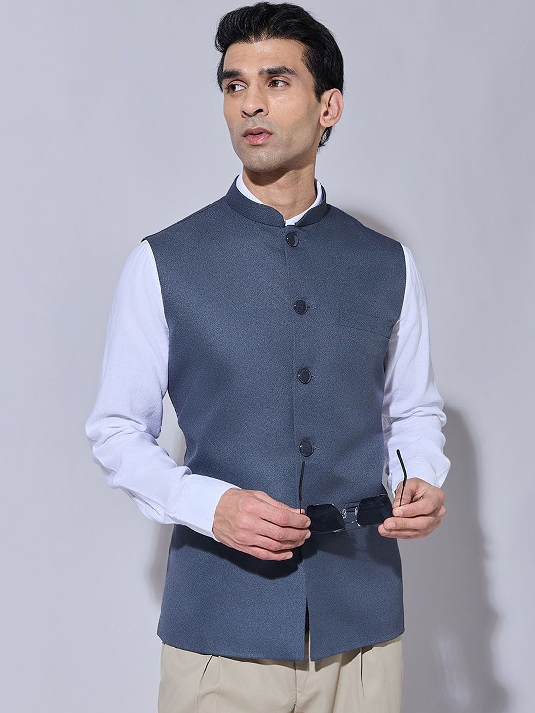 SHOWOFFFF Mandarin Collar Sleeveless Nehru Jacket