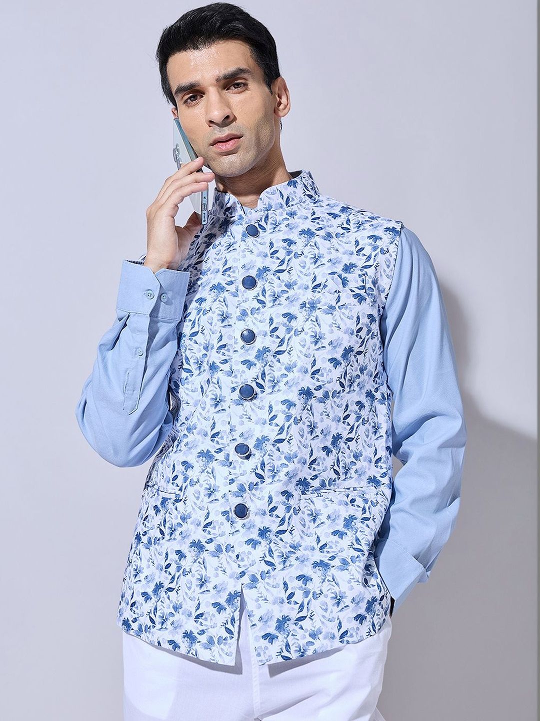 SHOWOFFFF Printed Mandarin Collar Sleeveless Nehru Jacket