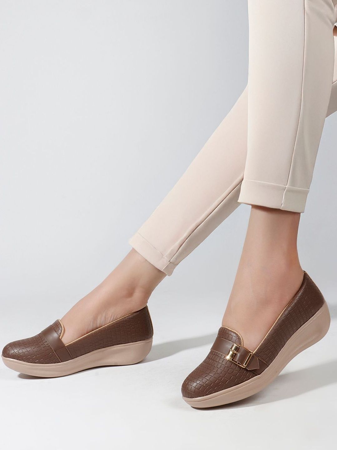 TRIKSY TRIKSY Women Textured Round Toe Ballerinas