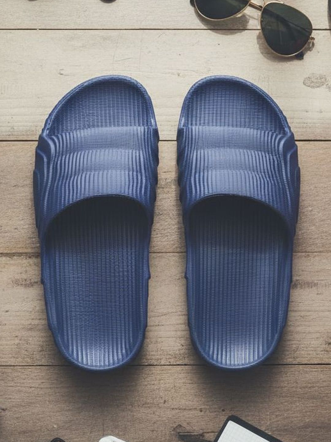 HERE&NOW Men Sliders