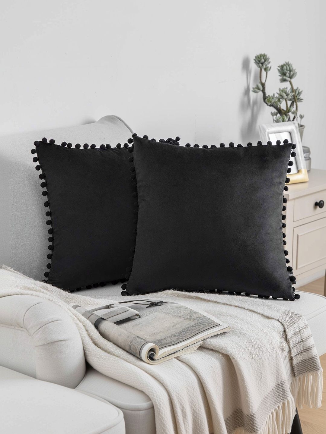 KNOTTING HOME Black Set of 2 Velvet Square Cushion Covers