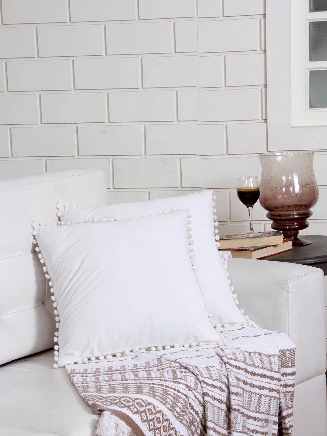 KNOTTING HOME White Set of 2 Velvet Square Cushion Covers