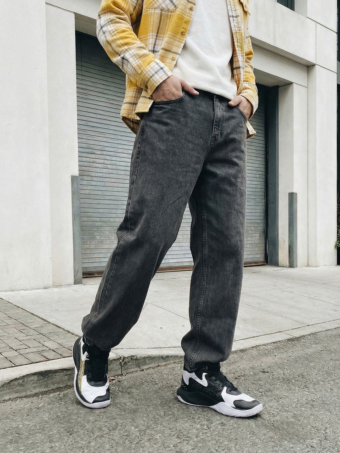The Roadster Life Co. Men Parachute Fit Jogger Style Jeans