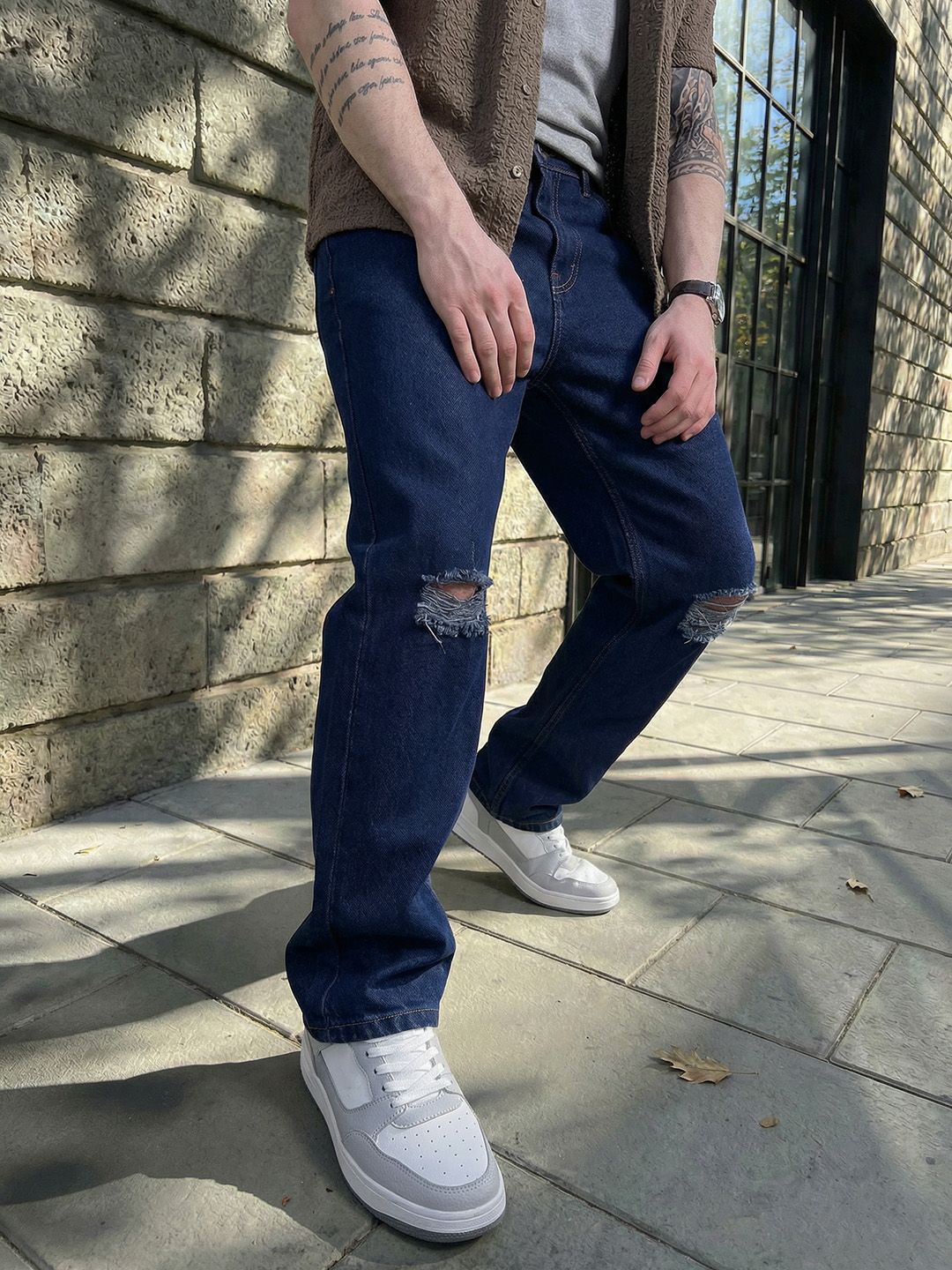 The Roadster Life Co. Men Straight Fit Slash Knee Pure Cotton Jeans