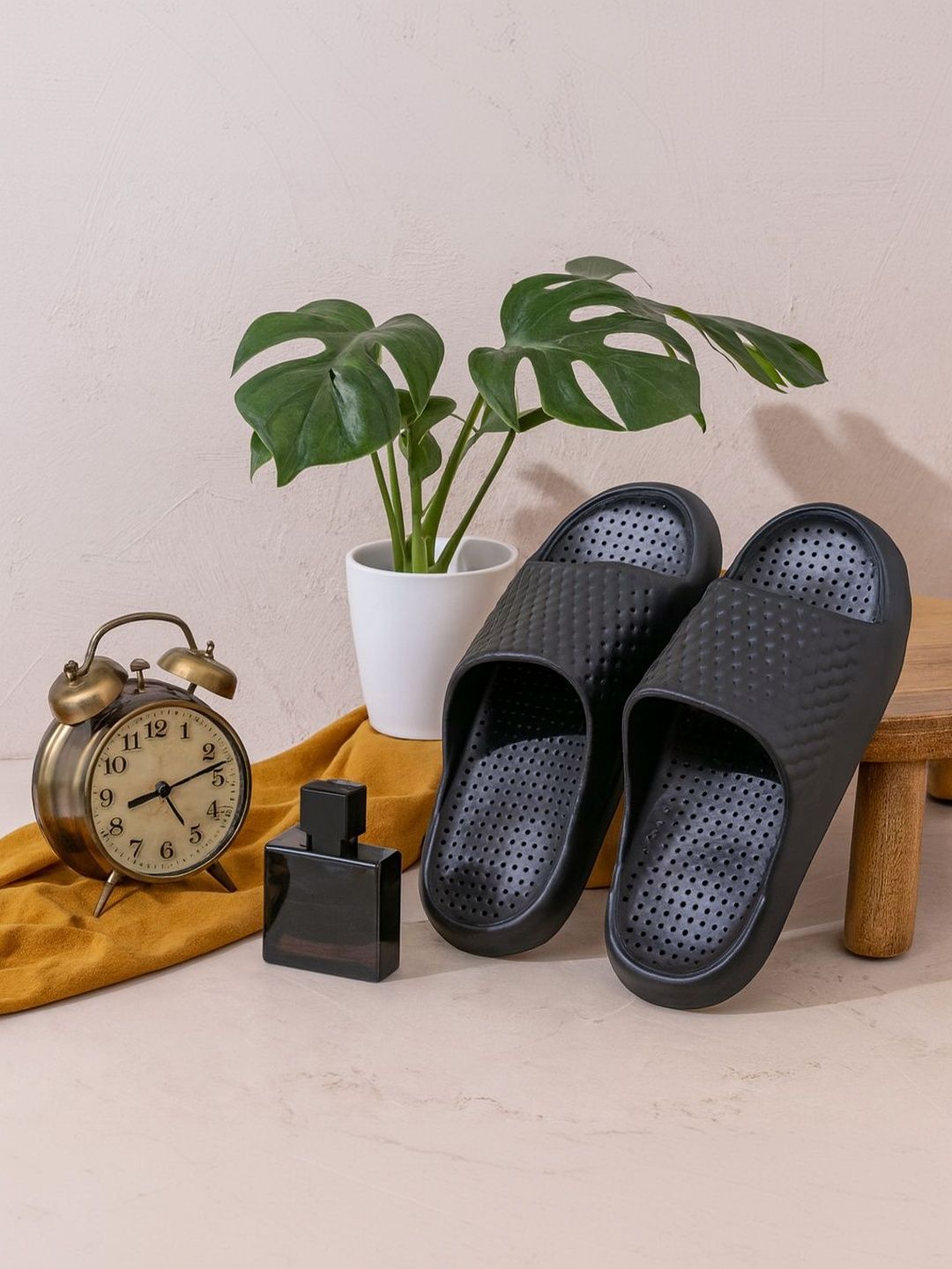 HERE&NOW Men Sliders