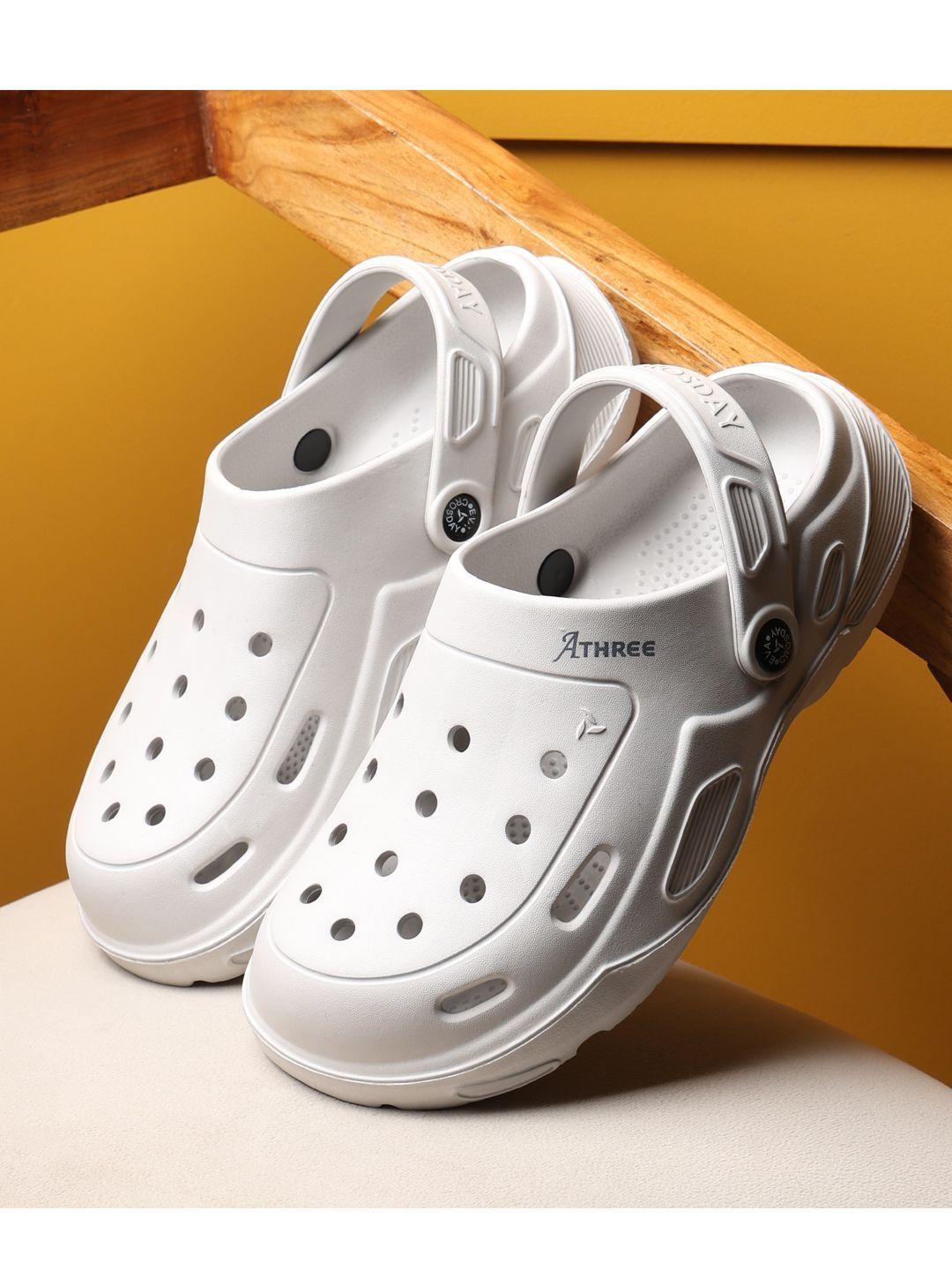 Athree Men Clogs