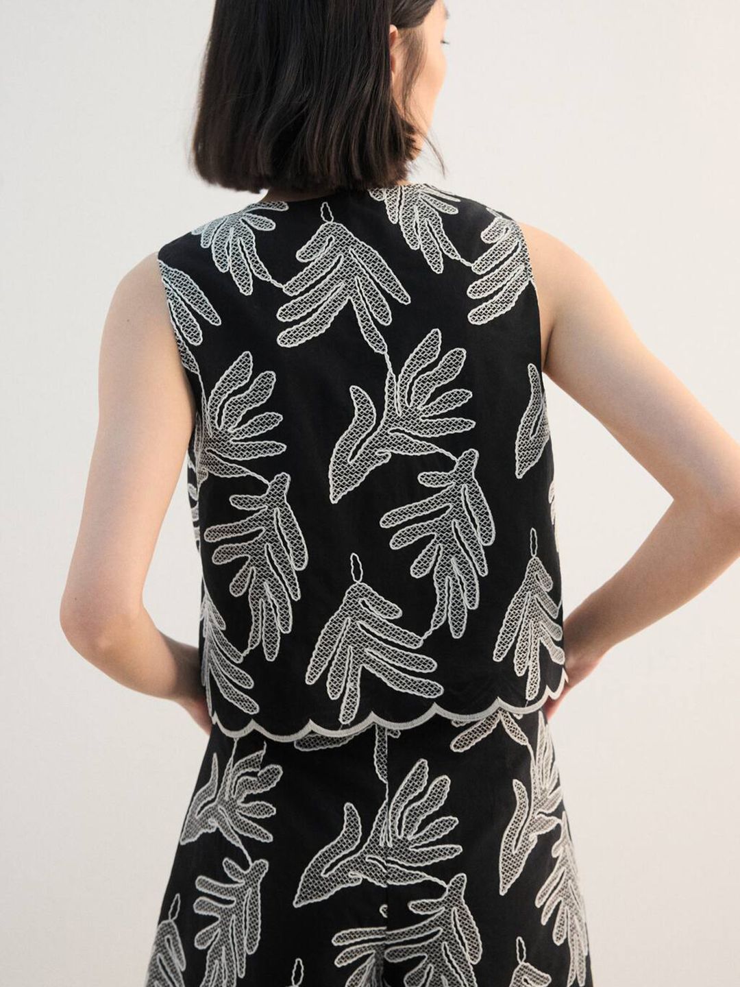 Floral Embroidered Cotton Top with Scalloped Hem