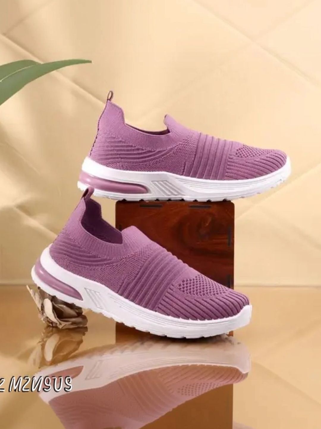 FASH N FOOT Women Textured Sneakers