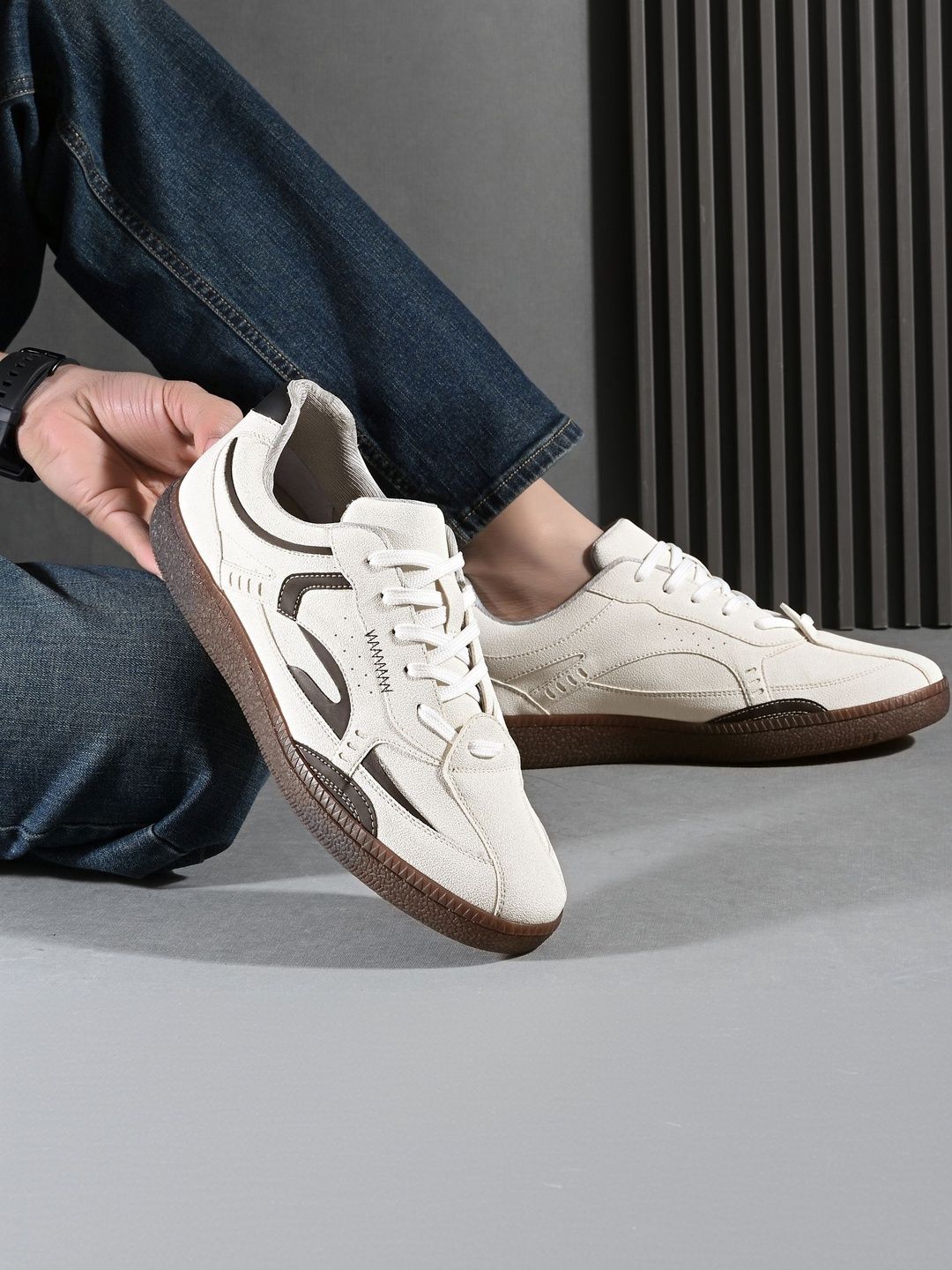 The Roadster Lifestyle Co Men Round Toe Lightweight Lace-Ups Sneakers