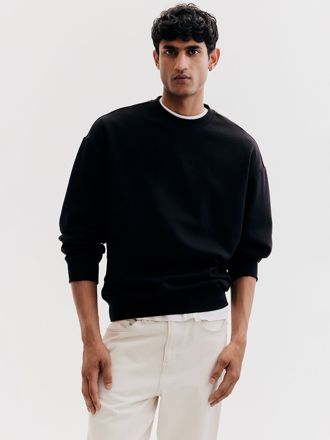 Buy H&M Men Black Relaxed Fit Sweatshirt - Sweatshirts for Men