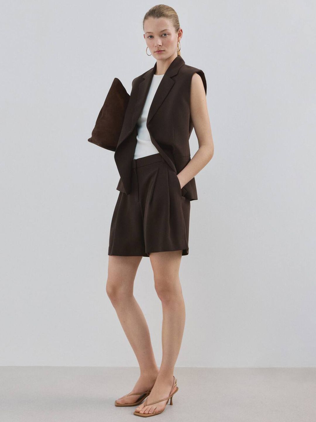 Mid-Rise Above Knee Pleated Bermuda Shorts