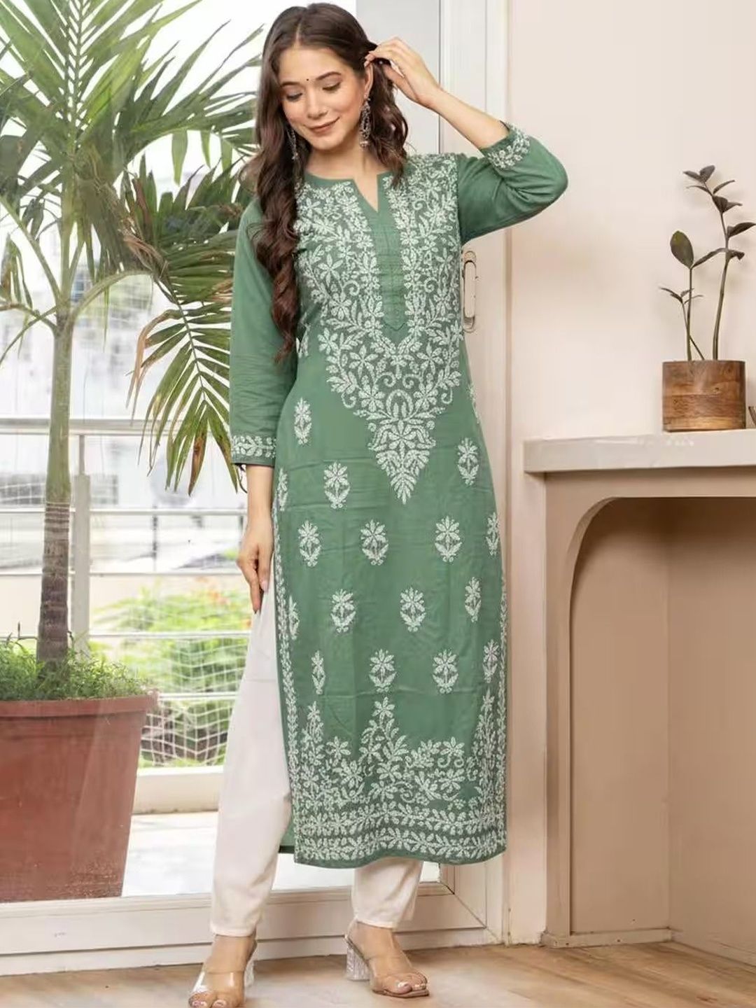 JBTEX Floral Embroidered V-Neck Chikankari Chikankari Kurti