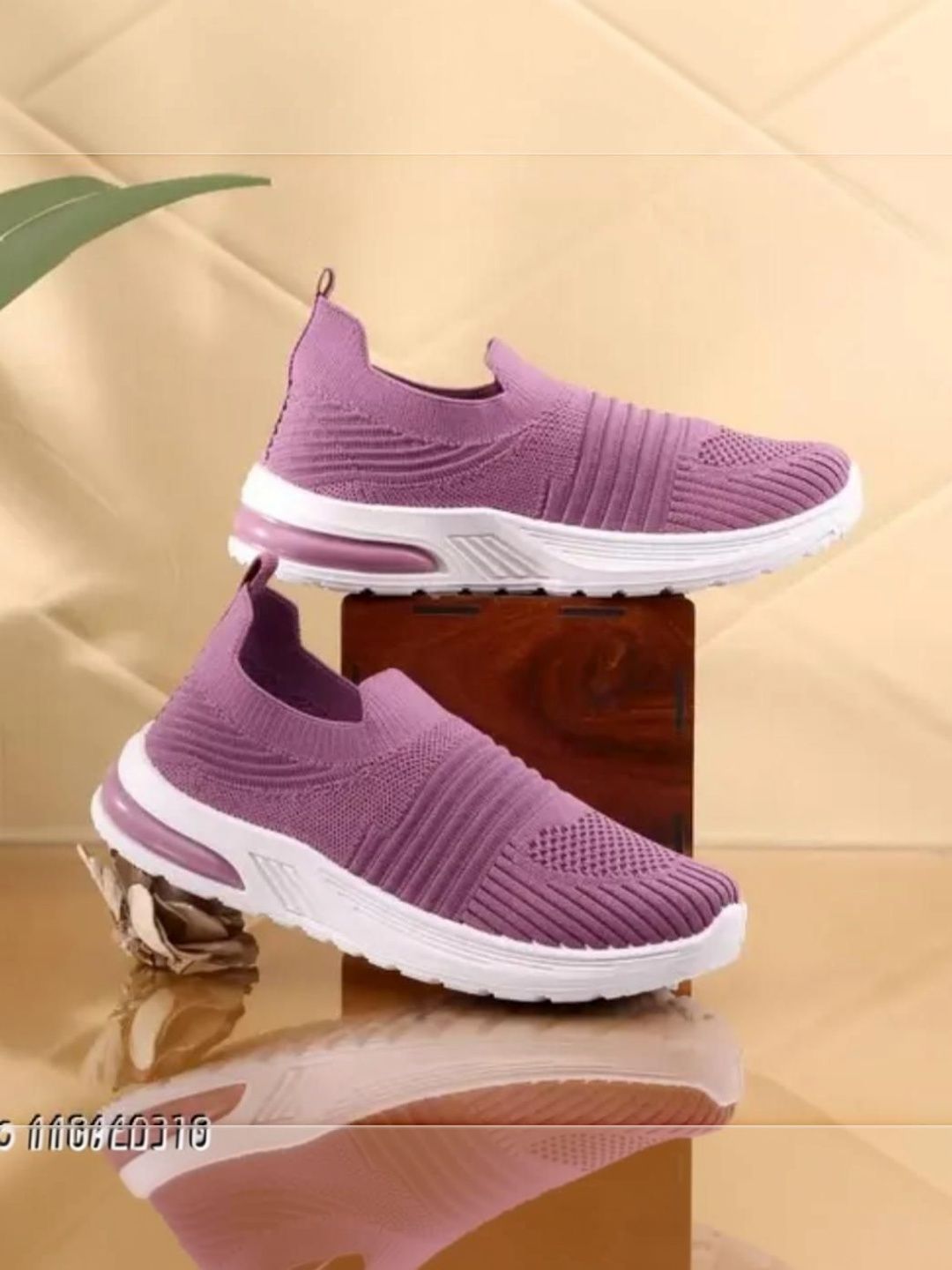 FASH N FOOT Women Textured Sneakers