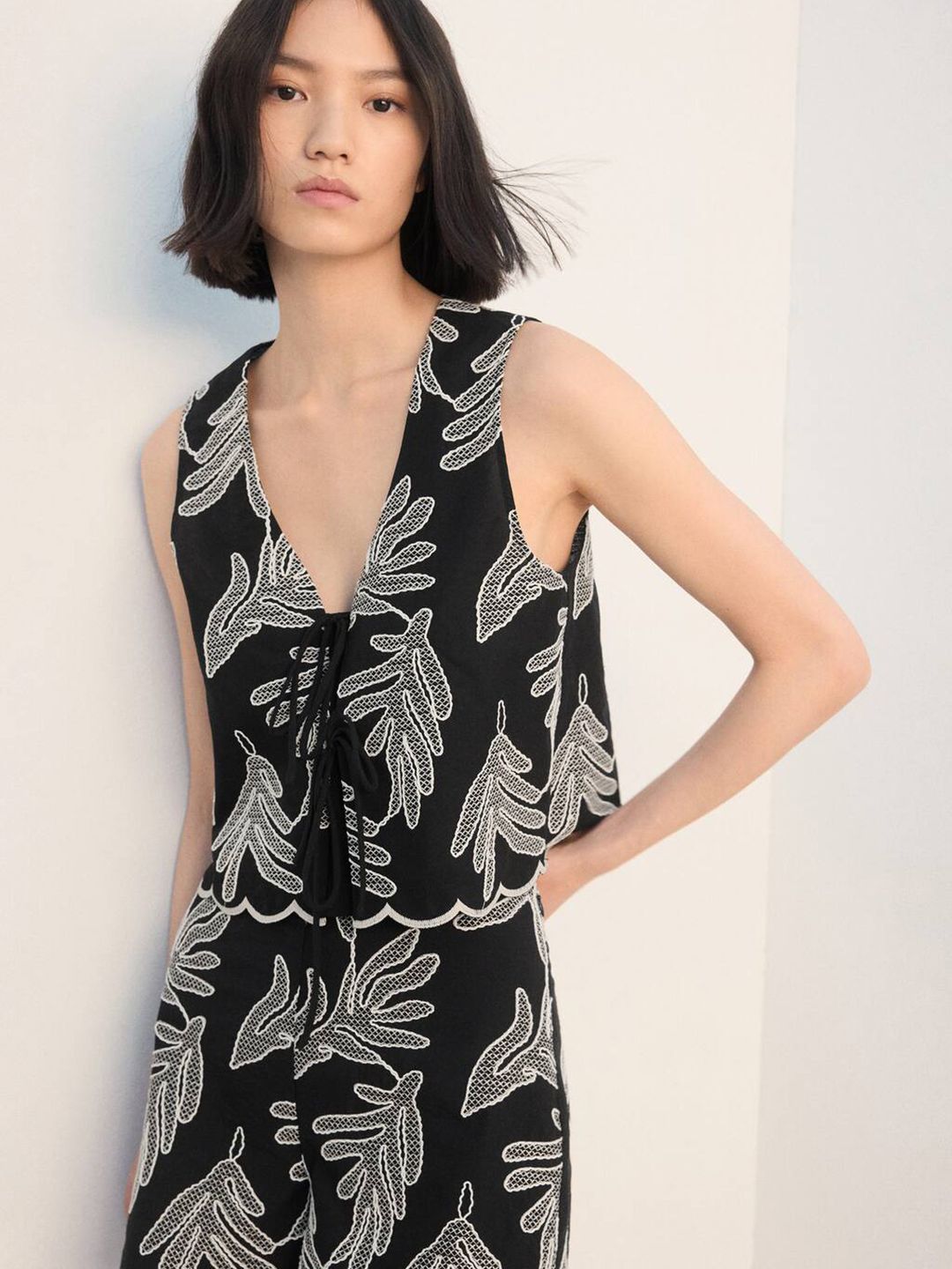 Floral Embroidered Cotton Top with Scalloped Hem