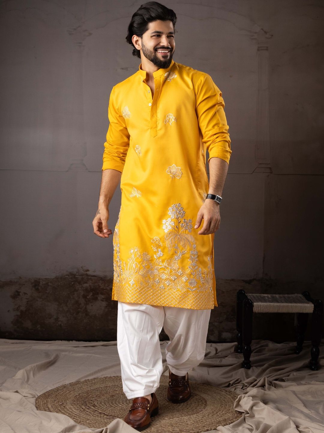 Rawayi Men Floral Printed Kurta