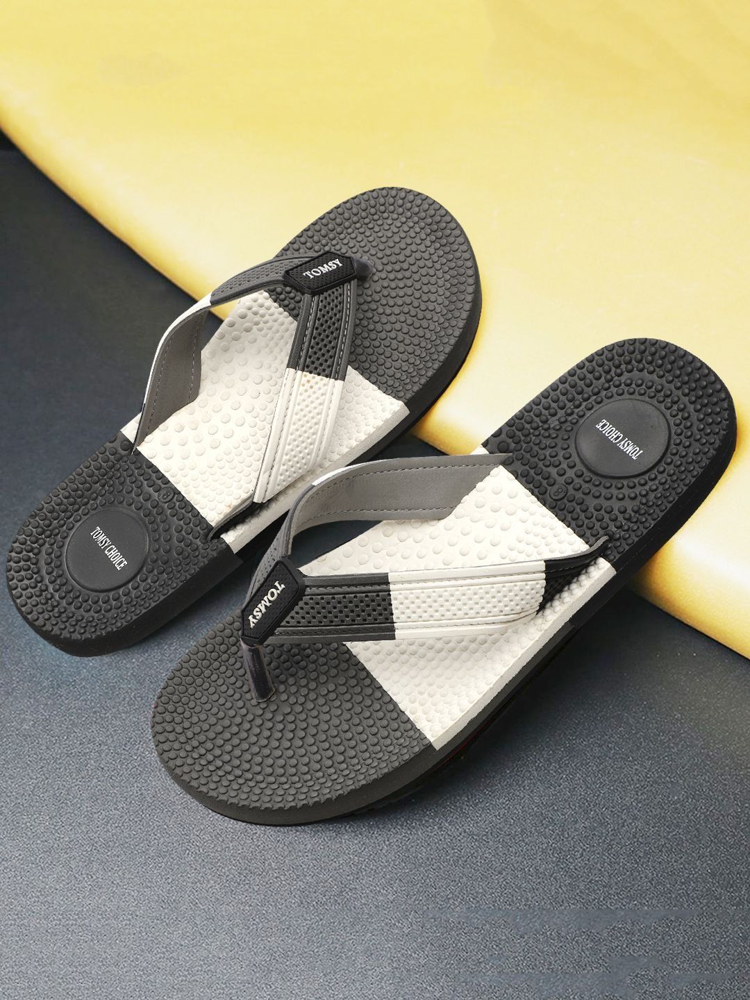 TOMSY CHOICE Men Colourblocked Thong Flip-Flops