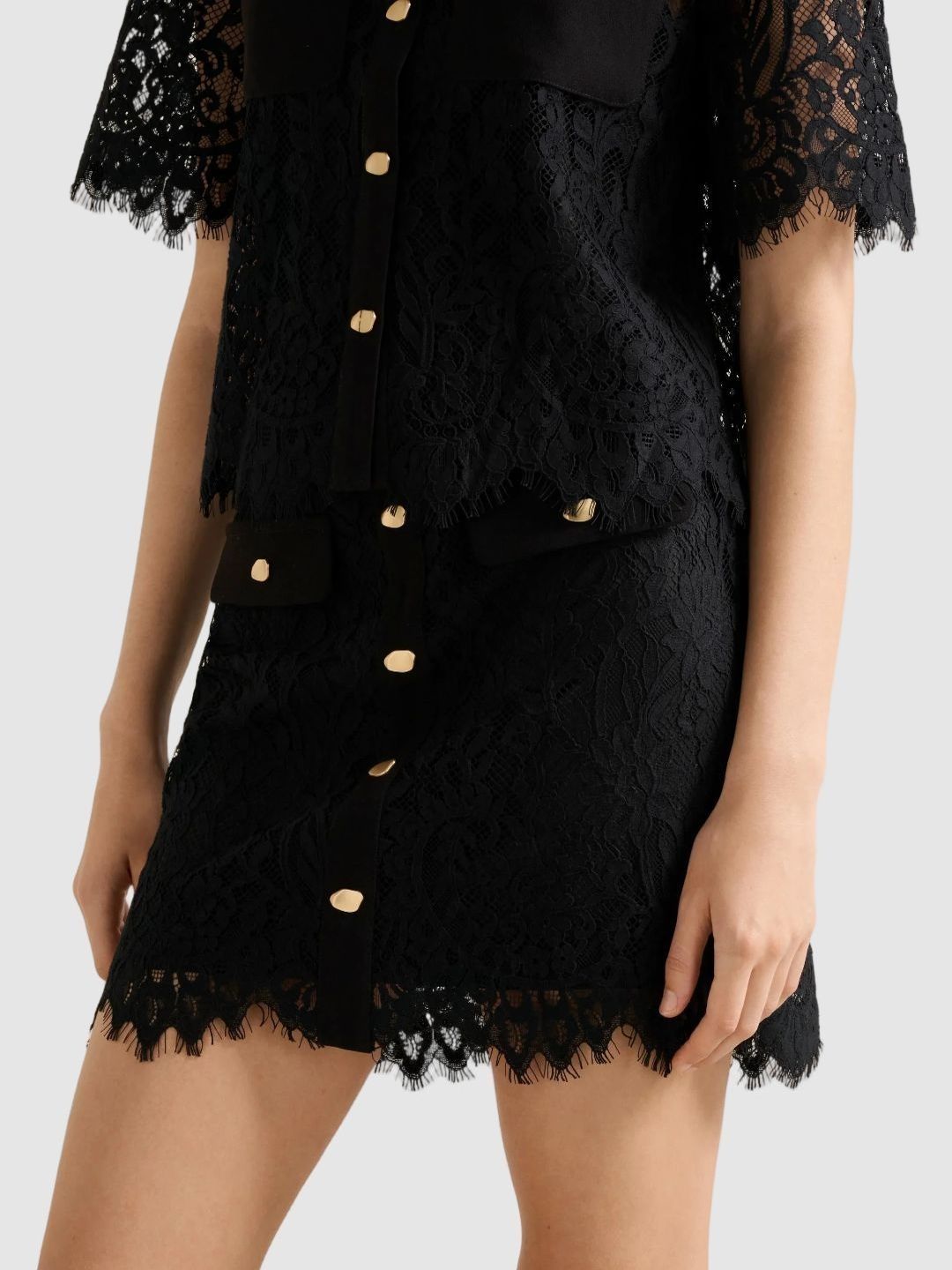 Forever New Women Floral Lace Frills Bows and Ruffles Mini Straight Skirt