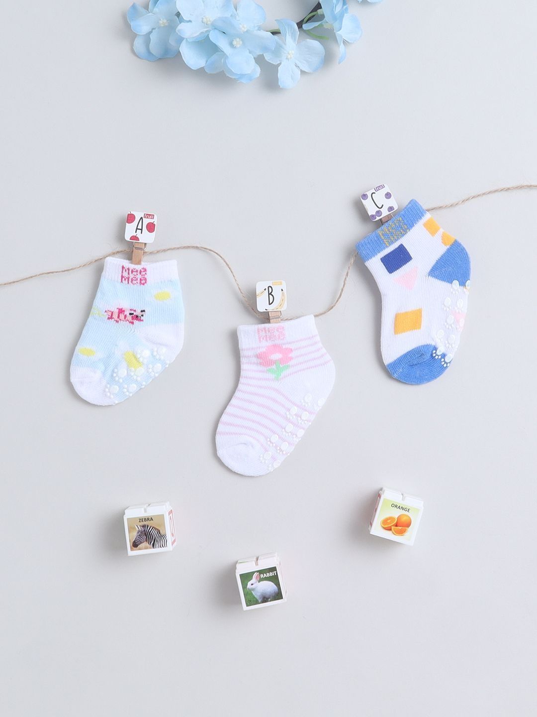 MeeMee Baby Girls Pack of 3 Printed Anti-Slip Ankle Length Socks.