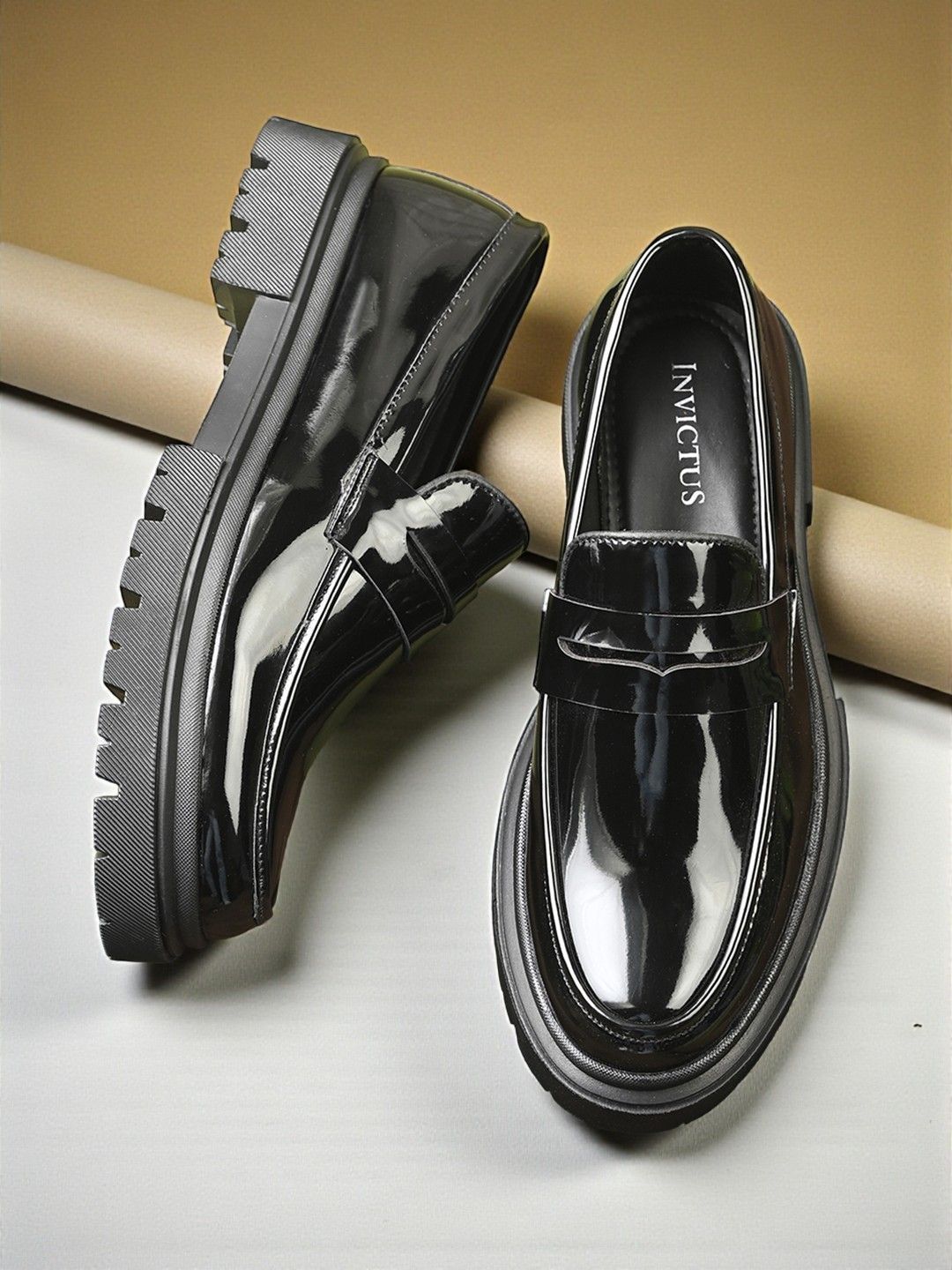 INVICTUS Men Patent Leather Round-Toe Formal Loafers