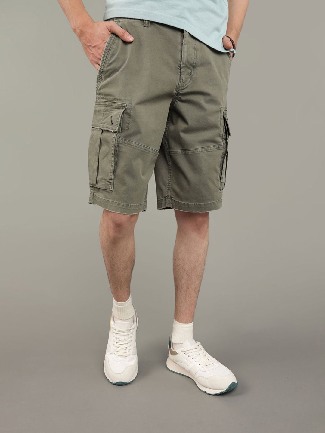 AMERICAN EAGLE OUTFITTERS Men Mid-Rise Cargo Shorts