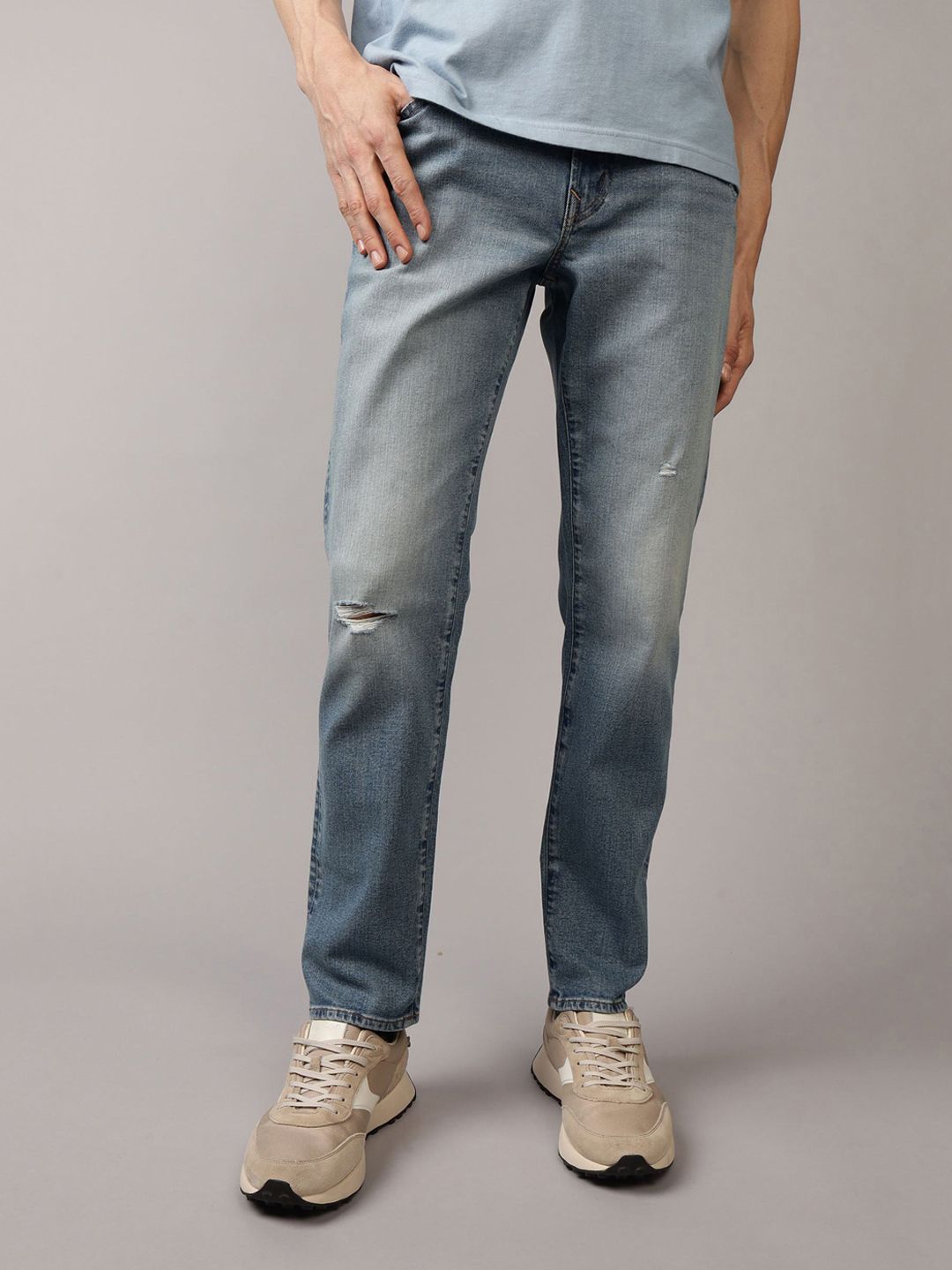 AMERICAN EAGLE OUTFITTERS Men Low Distress Mid-Rise Straight Fit Jeans