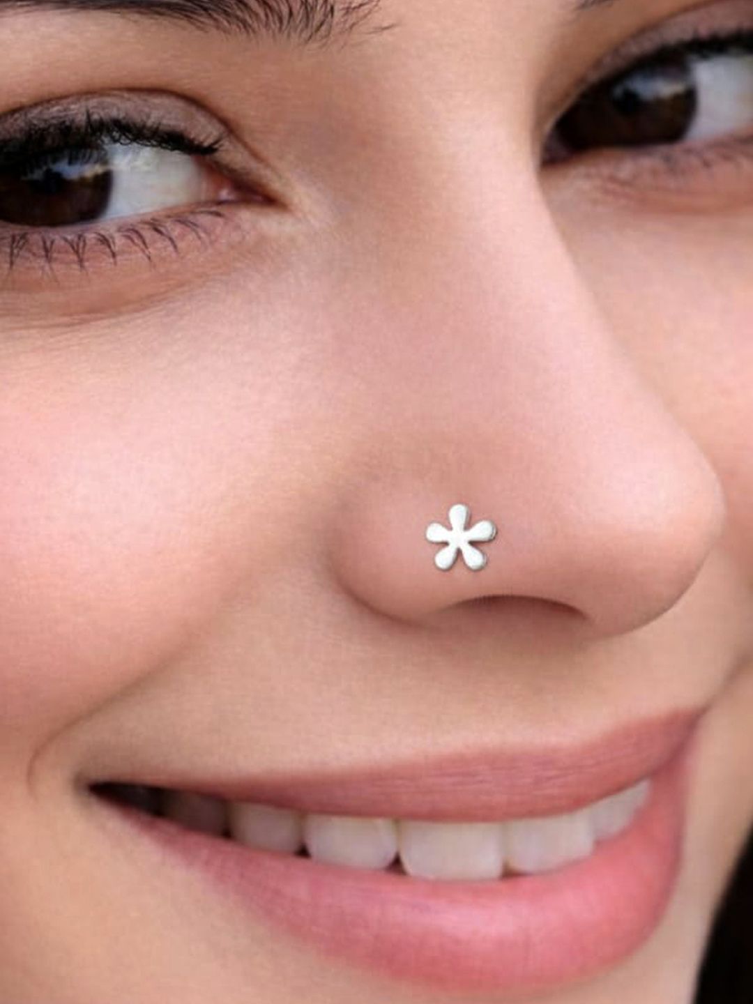 Sangria 925 Sterling Silver Minimal Wire Flower Stud Piercing NosePin