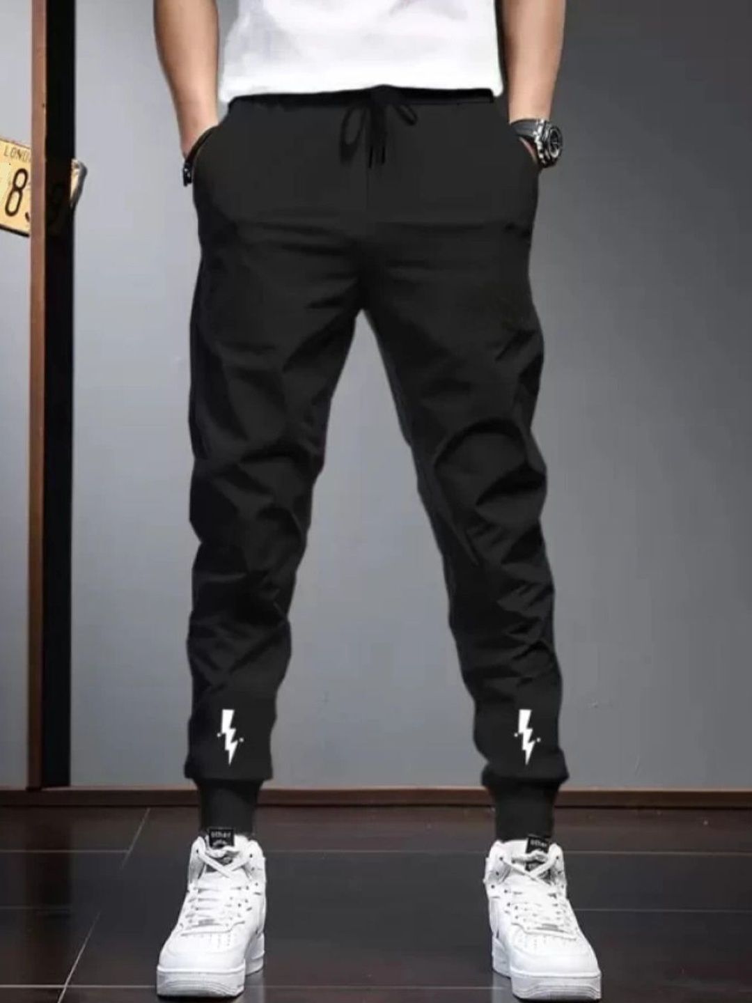 Metronaut Men Regular Fit Graphic Print Joggers