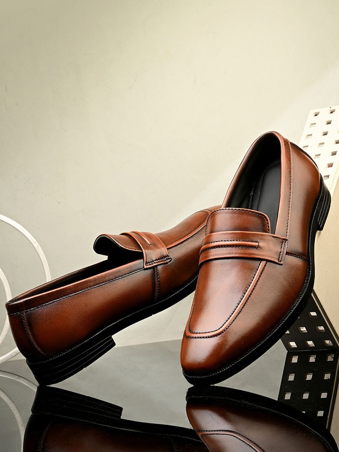 INVICTUS Men Leather Formal Loafers