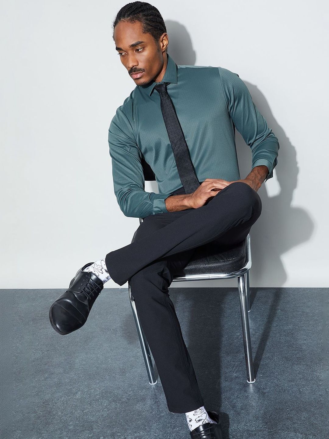 CODE by Lifestyle Men Spread Collar Long Sleeves Button Slim Fit Formal Shirt