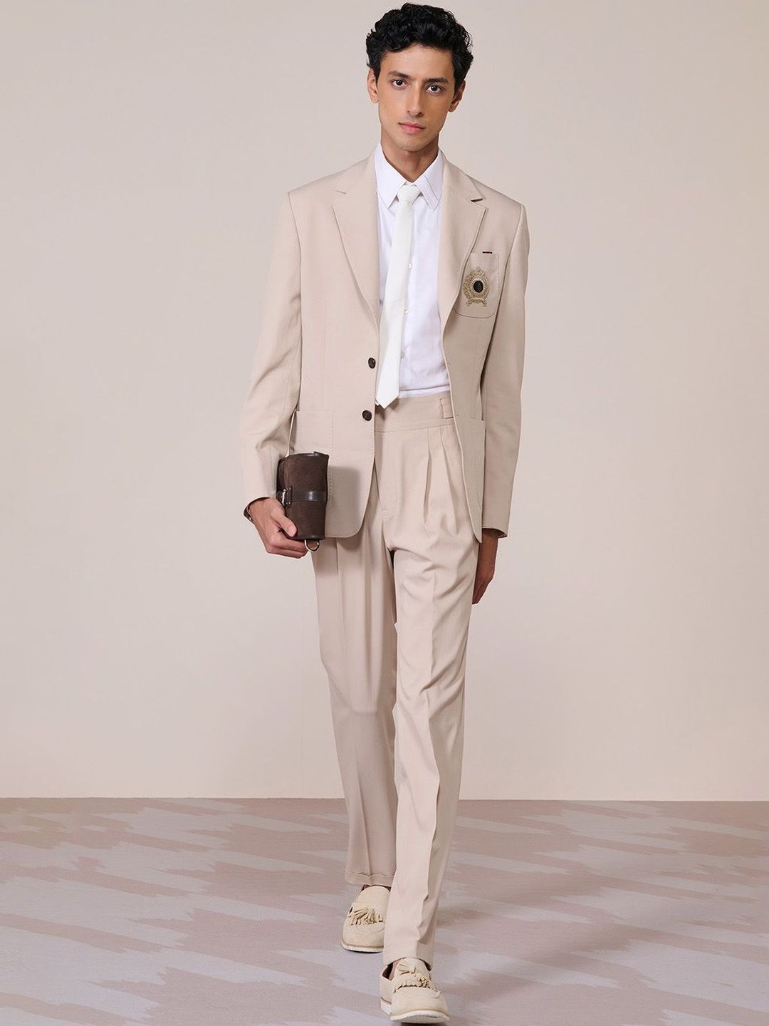 S&N by Shantnu Nikhil Men Tailored Jacket with Embroidered