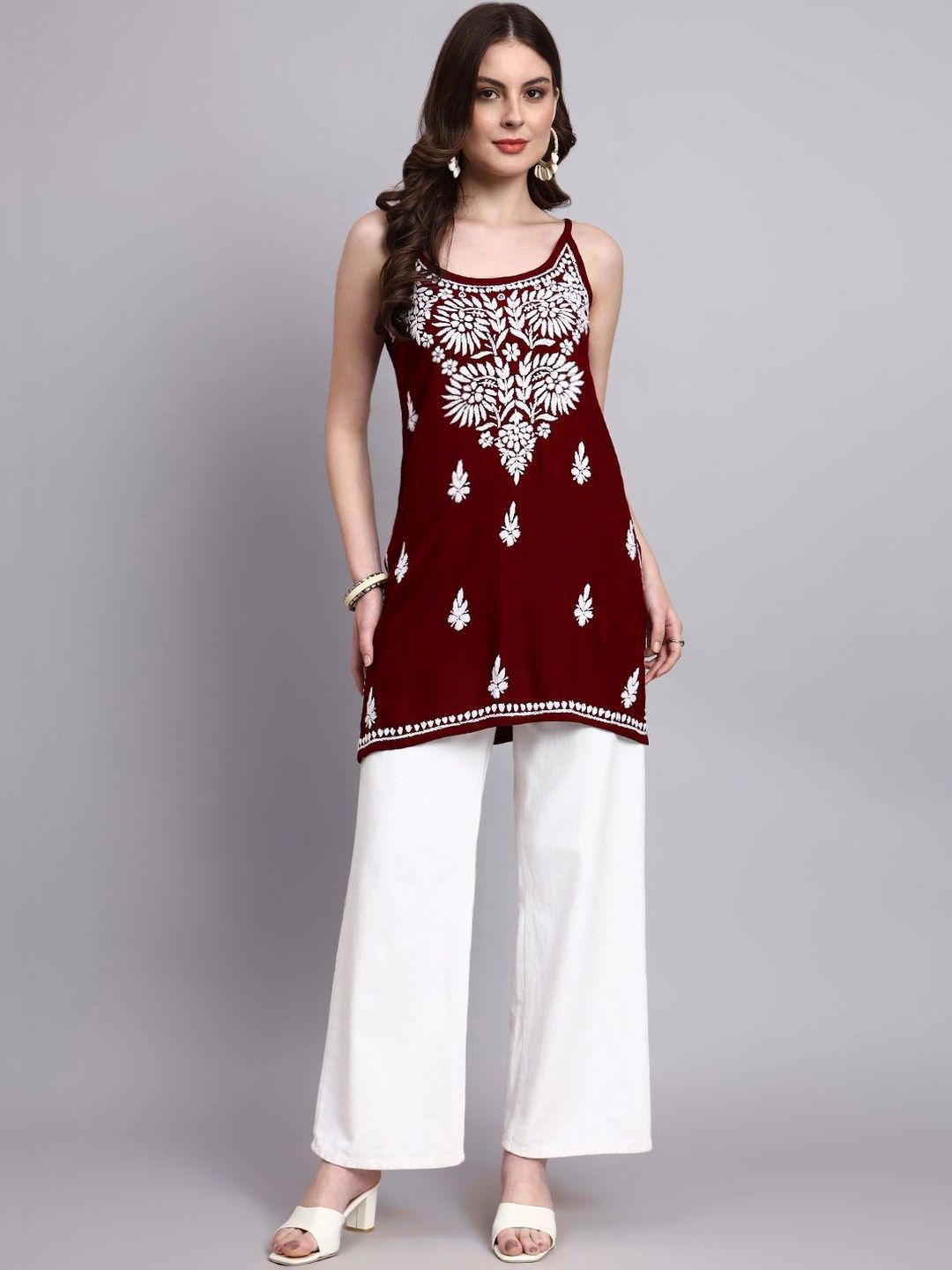 The Chikan Label Women Ethnic Motifs Hand Embroidered Chikankari Sleeveless Straight Kurti