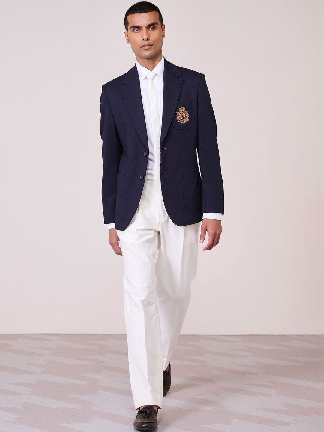 S&N by Shantnu Nikhil Men Tailored Jacket with Embroidered