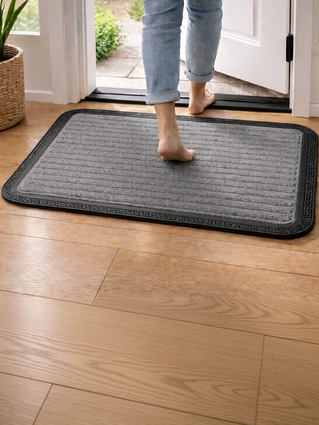 GEET CREATIONS Grey & Black Self-Designed Anti-Skid Doormat