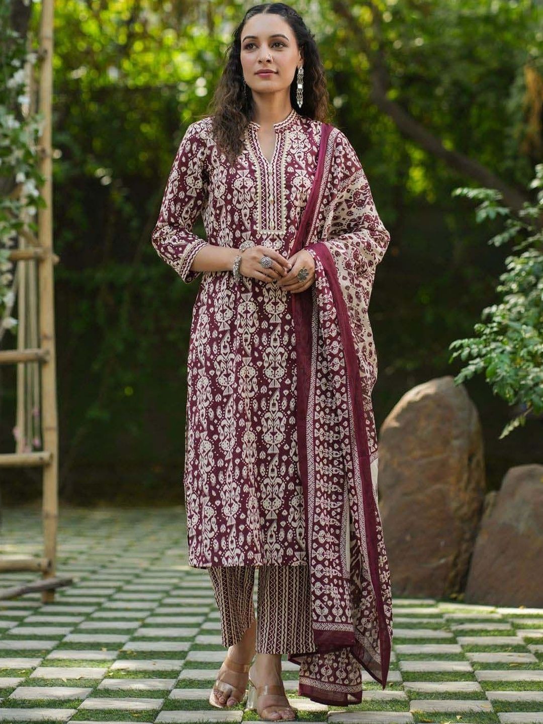 LERIYA FASHION Women Ethnic Motifs Printed Regular Thread Work Kurta with Trousers & With Dupatta