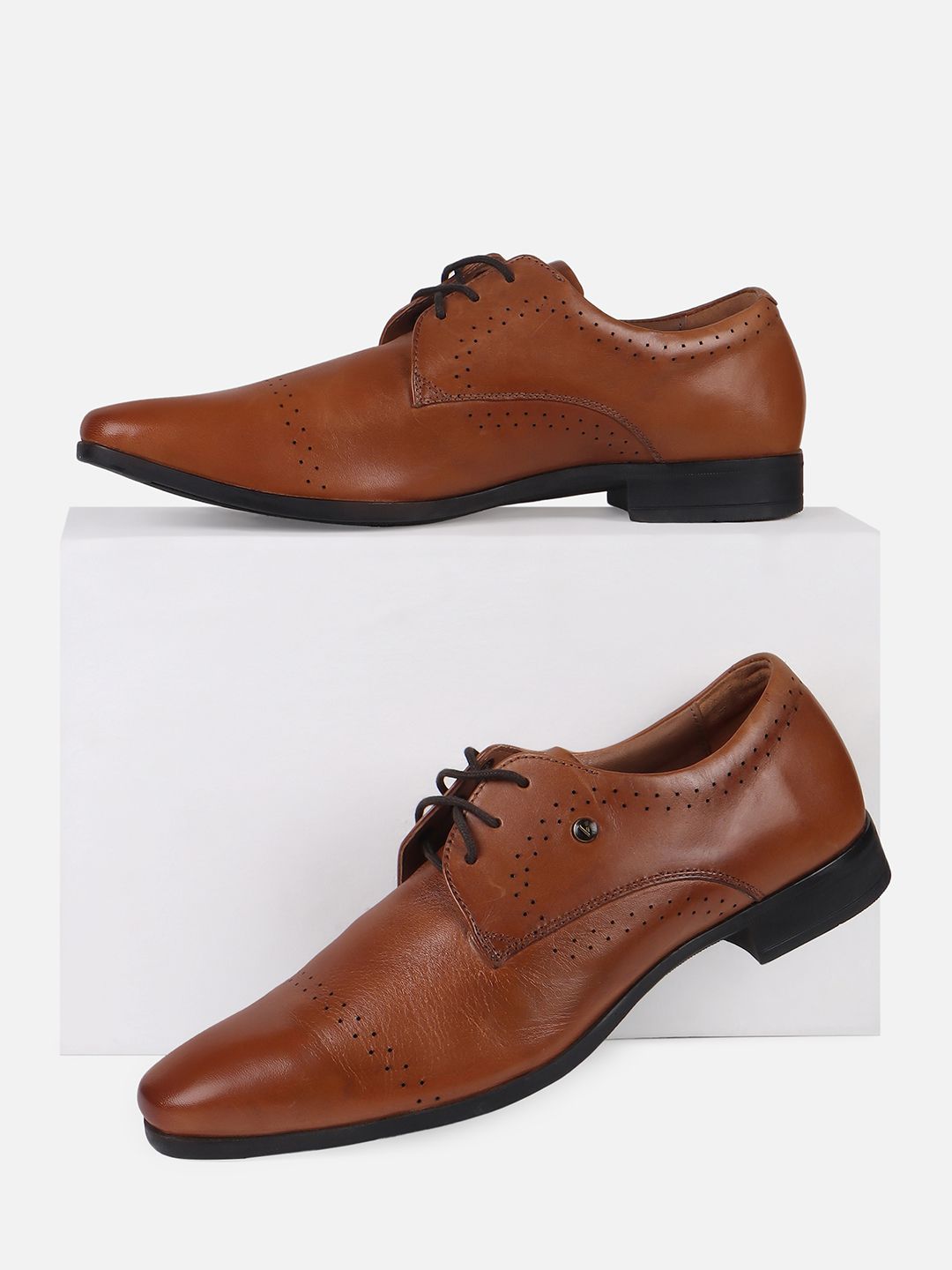 Van Heusen Men Leather Formal Brogues