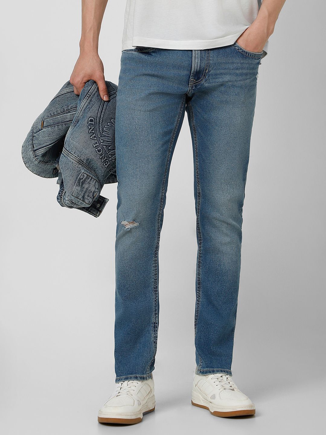 Peter England Casuals Men Slim Fit Clean Look Stretchable Jeans