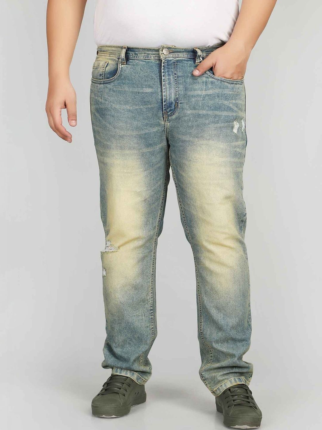 XL Wear Men Regular Fit Mid-Rise Mildly Distressed Heavy Fade Stretchable Jeans